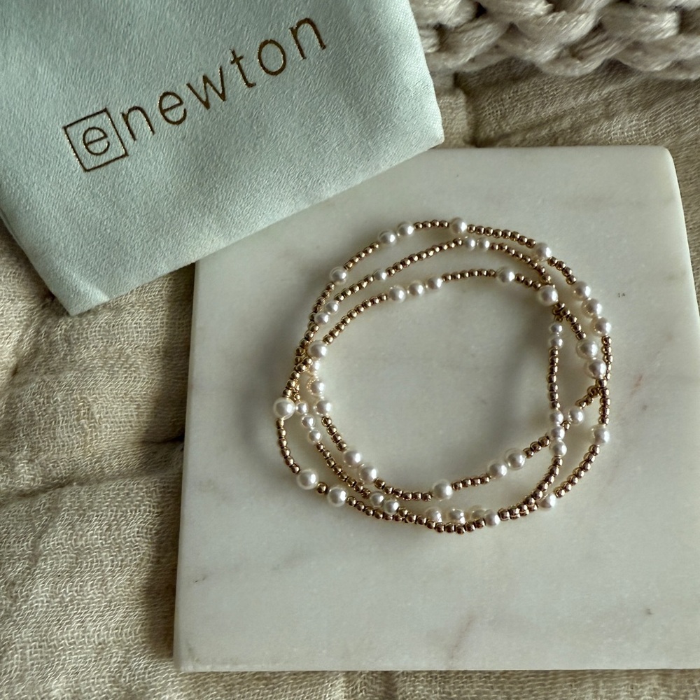 Newton Gold and Pearl Bracelet